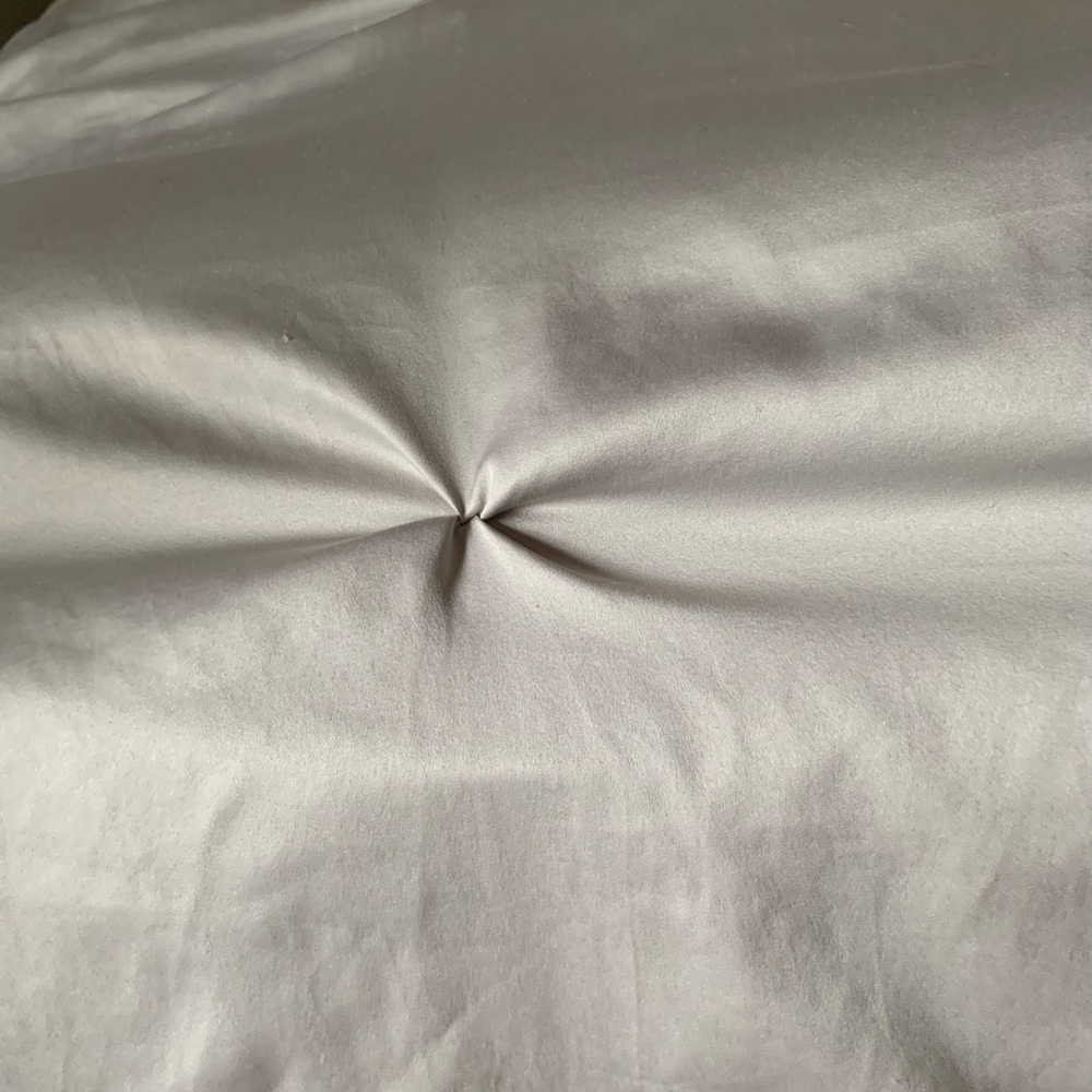 Elie Tahari Home pinch pleat king size duv…